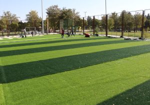 احداث زمین چمن مصنوعی شریف آباد در مراحل پایانی قرار دارد