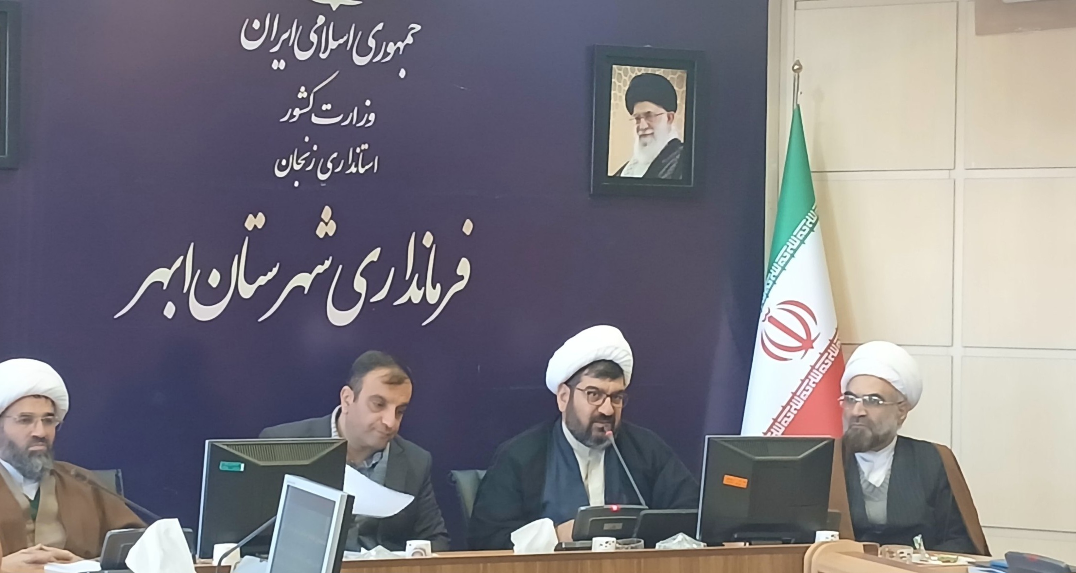 جوانی جمعیت با شعار و آمار اصلاح نمی‌شود/ همه سیاست‌ها باید در خدمت افزایش جمعیت باشد
