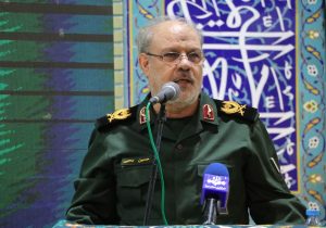 نماز، ستون خیمه دین و محور پایداری نظام اسلامی است