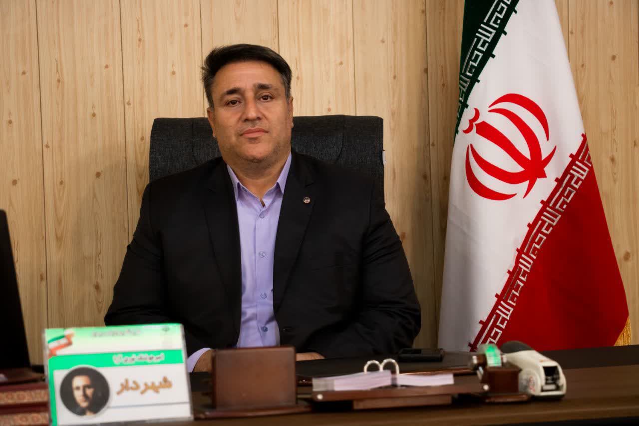 شن و نمک پاشی در شریان‌های فرعی ادامه دارد/ قدردان همکاری شهروندان هستیم
