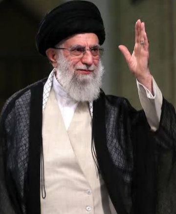 رهبر معظم انقلاب به شهادت رسیدند