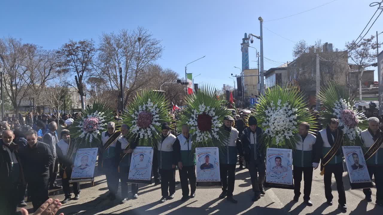 وداع زنجانی‌ها با شش شهیدگلگون کفن