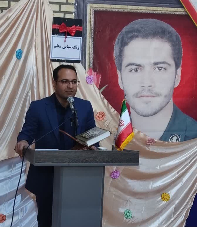 معلمان، سربازان خط مقدم جبهه تعلیم و تربیت هستند