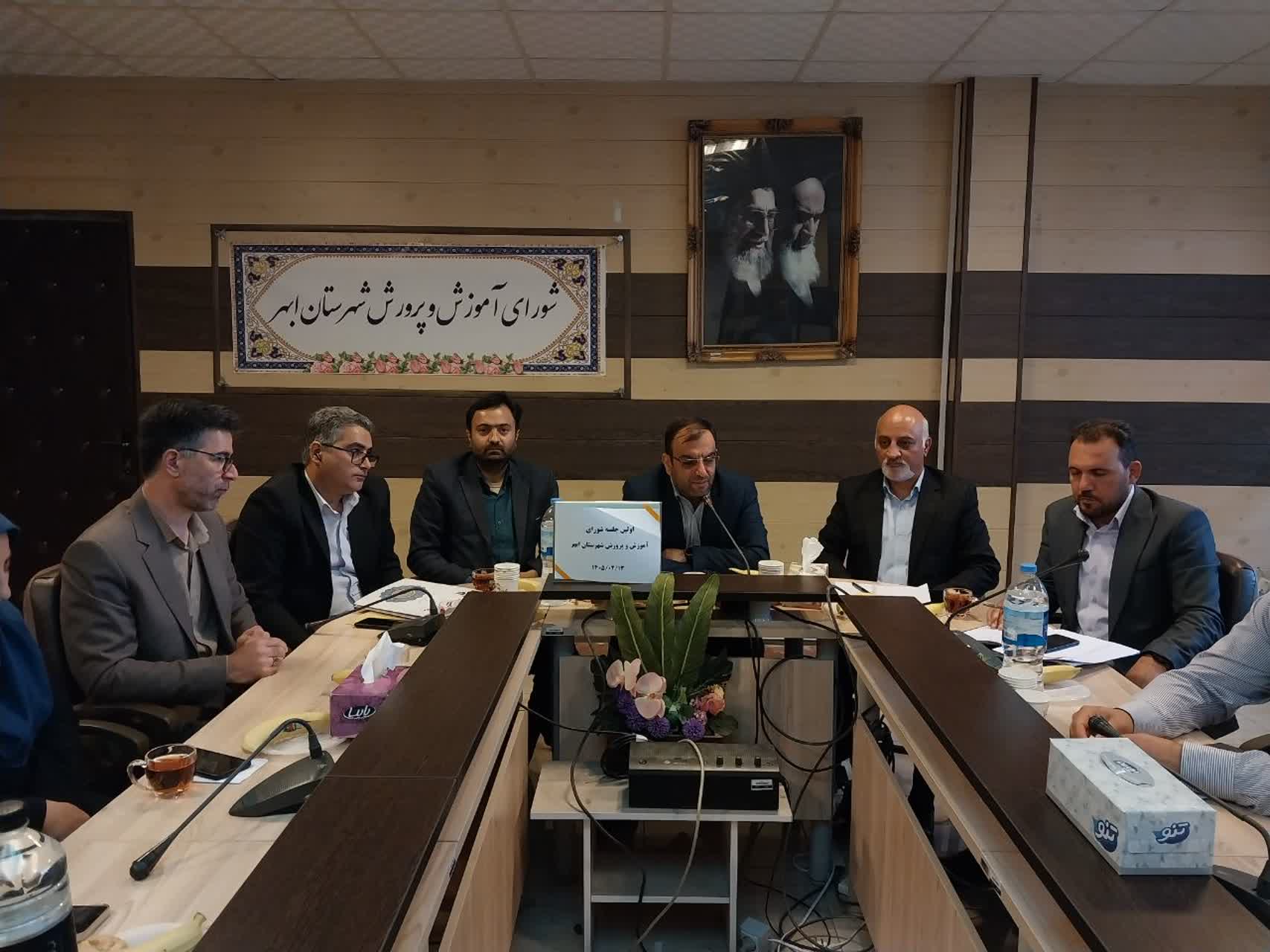 روز معلم تنها پاسداشت یک مناسبت صنفی نیست